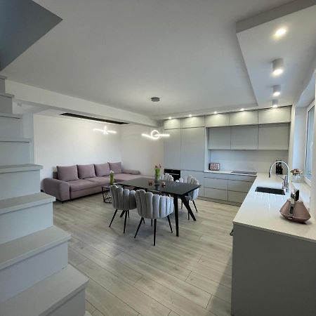 Apartament Luxlook Nowy Sacz Bagian luar foto