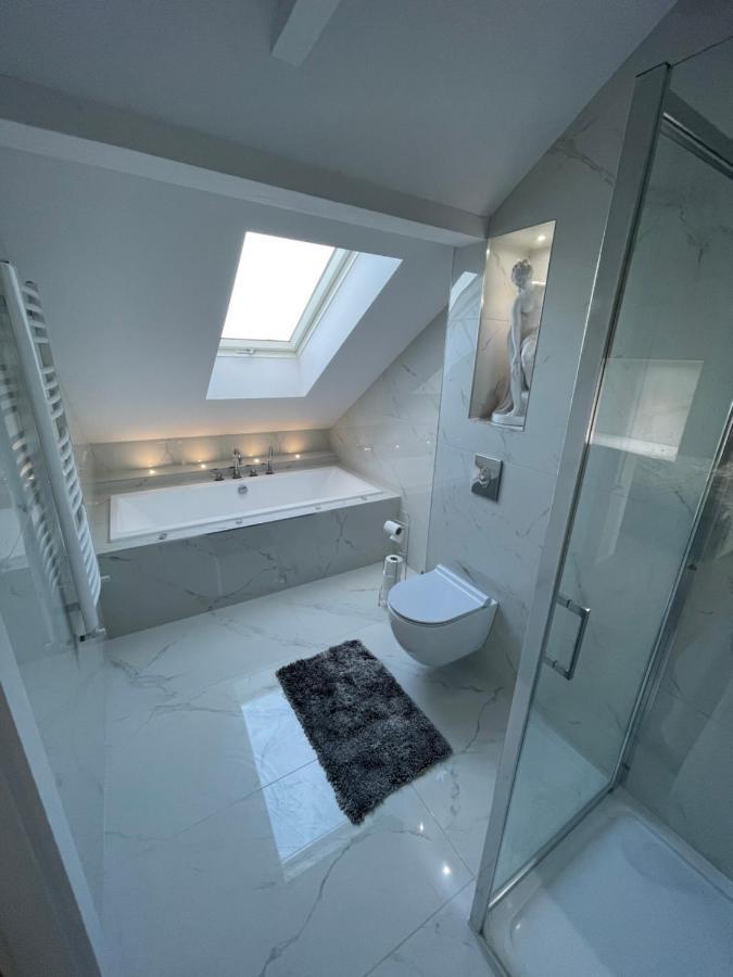 Apartament Luxlook Nowy Sacz Bagian luar foto