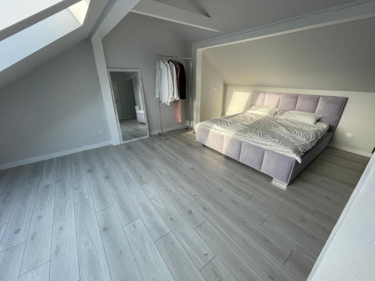 Apartament Luxlook Nowy Sacz Bagian luar foto